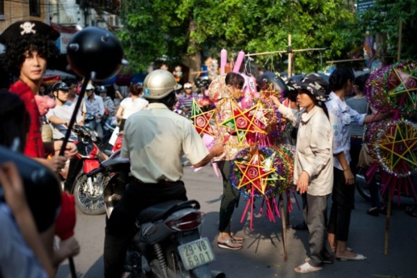 ay-the-nen-nguoi-nguoi-nha-nha-cung-tat-bat-chuan-bi-som-hon-vung-khac