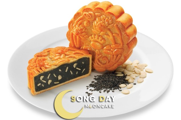banh-kinh-do-xanh-me-den-hat-dua