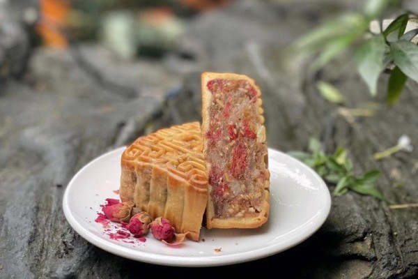 Bánh trung thu Đông Phương với hương vị truyền thống ngon miệng, chinh phục khẩu vị nhiều người Bánh trung thu Đông Phương với hương vị truyền thống ngon miệng, chinh phục khẩu vị nhiều người
