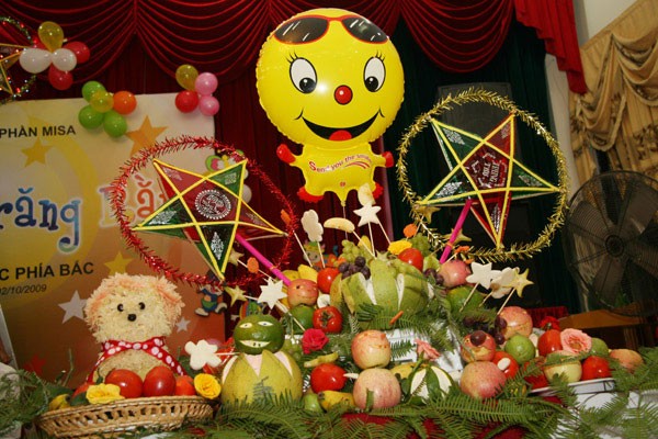 dung-quen-nhung-chiec-den-ong-sao-5-canh-khi-bay-mam-co-trung-thu