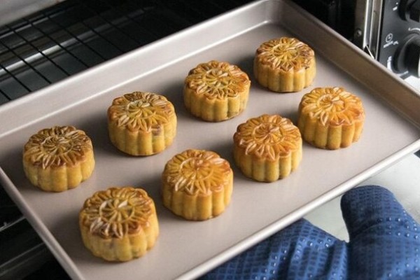 set-nhiet-do-nuong-thich-hop-de-vo-banh-mem-min-vang-deu