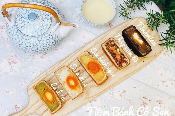tiem-banh-co-sen-la-mot-trong-nhung-tiem-banh-trung-thu-ngon-o-da-nang