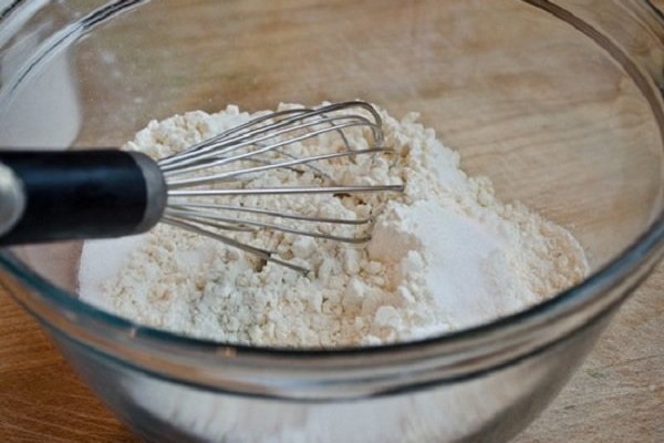 hon-hop-bot-mi-baking-soda