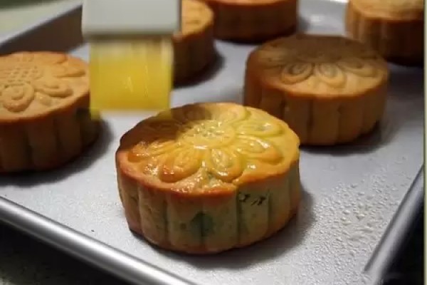 phet-deu-hon-hop-len-banh