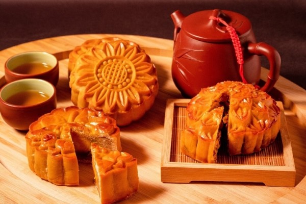 banh-trung-thu-dac-san-moi-mua-trang-tron