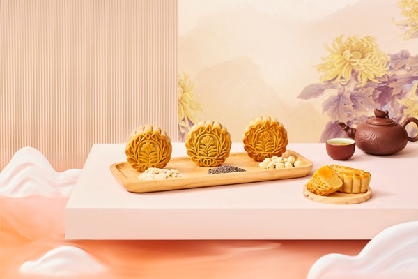 Bánh Trung thu “Khai Hoa Đắc Nguyệt” của Khách sạn Pan Pacific Hà Nội. Bánh Trung thu “Khai Hoa Đắc Nguyệt” của Khách sạn Pan Pacific Hà Nội.