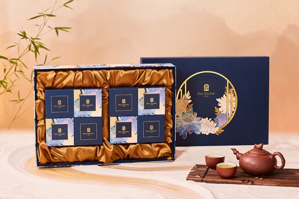 Bánh Trung thu “Khai Hoa Đắc Nguyệt” của Khách sạn Pan Pacific Hà Nội. Bánh Trung thu “Khai Hoa Đắc Nguyệt” của Khách sạn Pan Pacific Hà Nội.