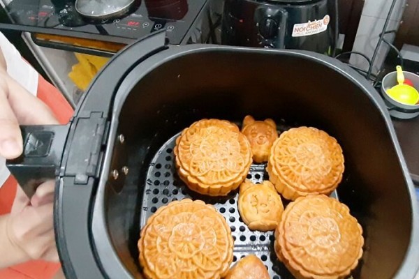 noi-chien-khong-dau-nuong-duoc-banh-khong