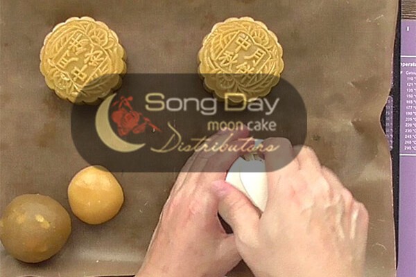 tao-hinh-banh-trung-thu