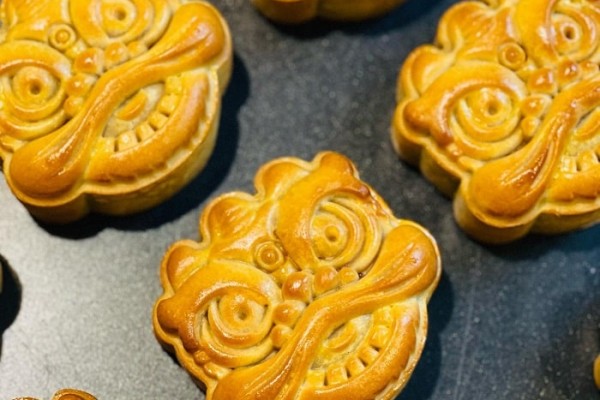 tiem-banh-co-sen-la-mot-trong-nhung-tiem-banh-trung-thu-ngon-o-da-nang
