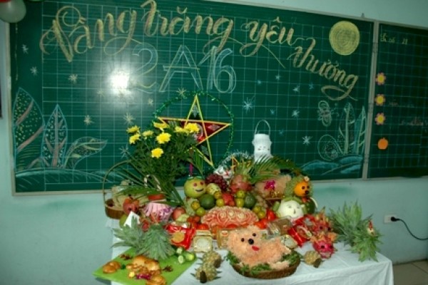 cach-trang-tri-mam-co-ram-thang-tam