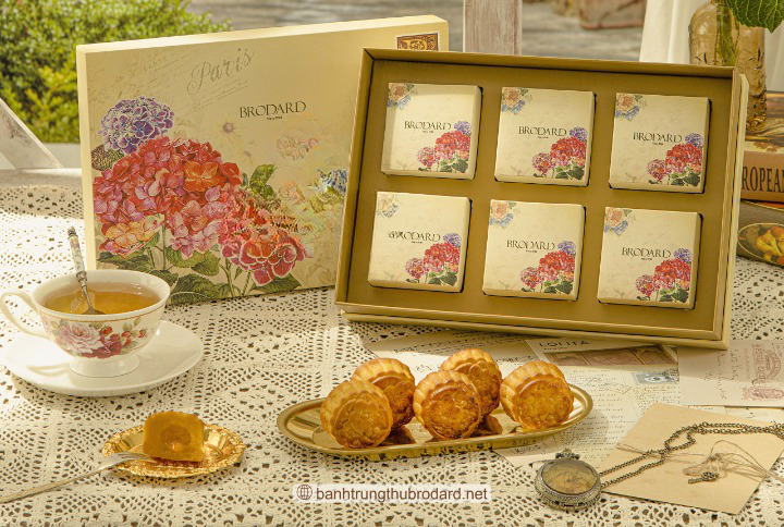 Bánh Trung Thu Brodard 2023 Hộp 6 Bánh Lava Bánh Trung Thu Brodard 2023 Hộp 6 Bánh Lava