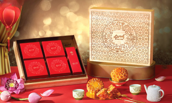 Hộp bánh Givral Đặc Biệt được tặng kèm 1 hộp trà olong 50g, rất thích hợp để chọn làm quà tặng trang trọng.